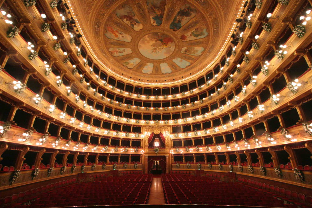Il nuovo appuntamento sinfonico al Teatro Massimo di Palermo, giovedì 8 gennaio alle 20.30 in Sala...