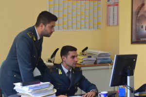 Corruzione a San Cataldo, arrestati imprenditore e funzionario comunale. Su disposizione della...