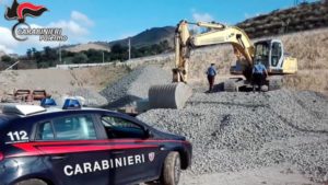 Furti aggravati in concorso, ricettazione e riciclaggio. Sono i reati commessi in varie località...