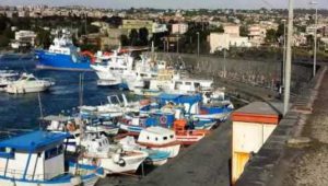 Pesca illegale a Ognina