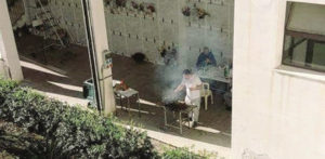 barbecue tra le tombe a melilli