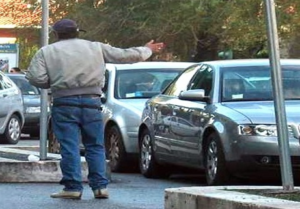 parcheggiatori abusivi
