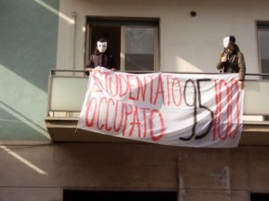 Occupato l'ex Hotel Costa a Catania