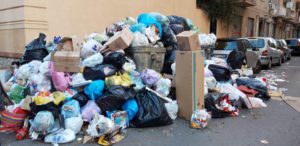 Palermo sommersa dai rifiuti