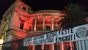 Striscioni di CasaPound al Politeama