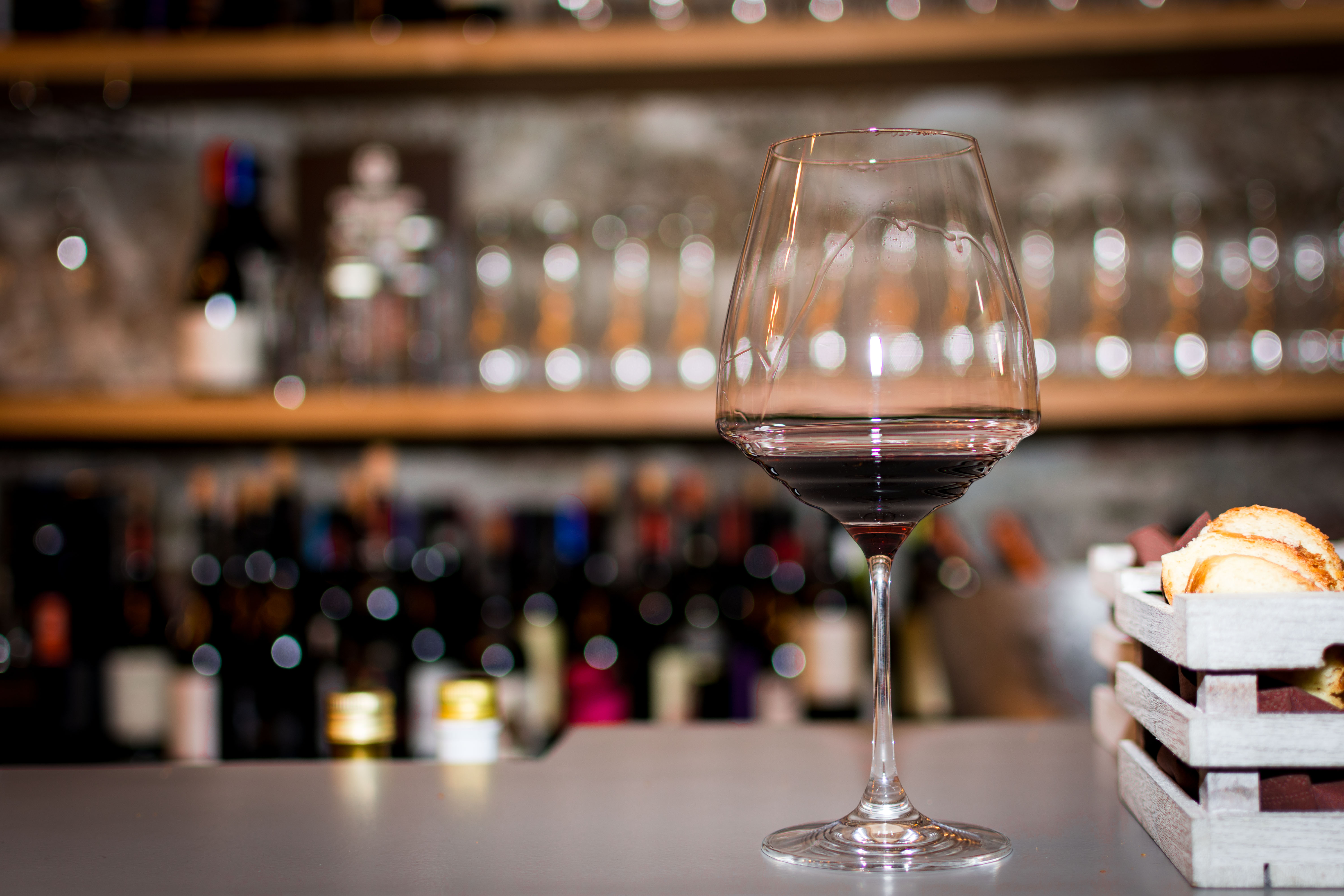 Enosteria Sicula e Cantine in Cucina, buona cucina e vini di qualità