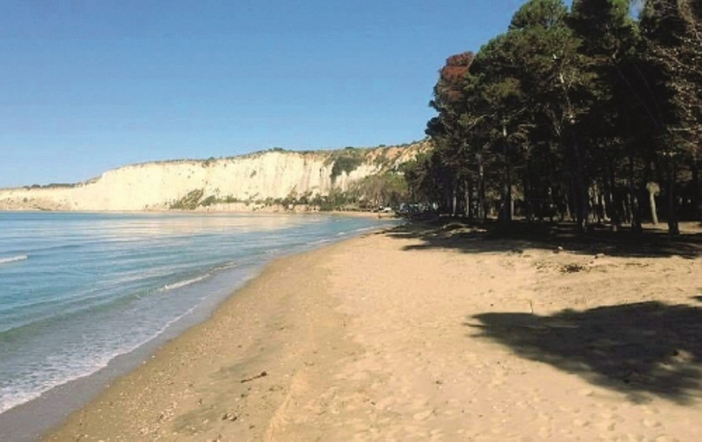 Eraclea Minoa, tempi certi per il recupero di spiaggia e bosco