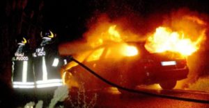 Incendiata auto di Gabriella Mazzone