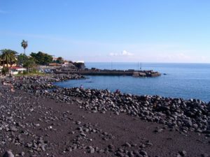 Pulizia spiaggia Ognina a Catania