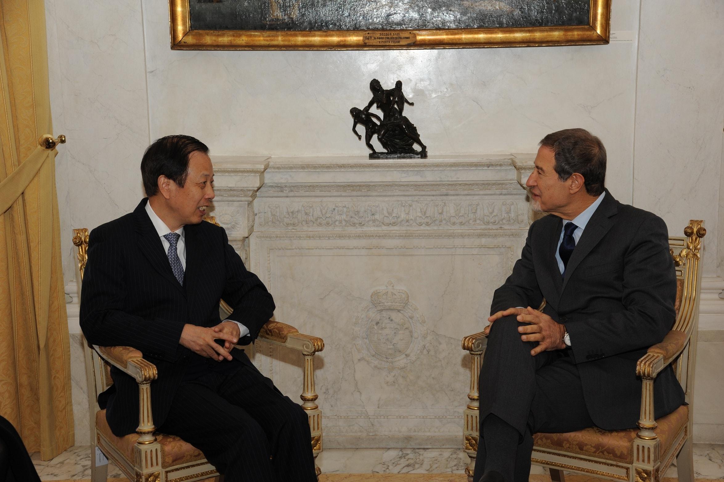 Palermo accoglie Xi Jinping, grande attesa e strade chiuse al traffico