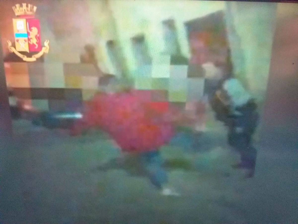 Pensionato picchiato a morte da baby gang: otto fermi a Taranto