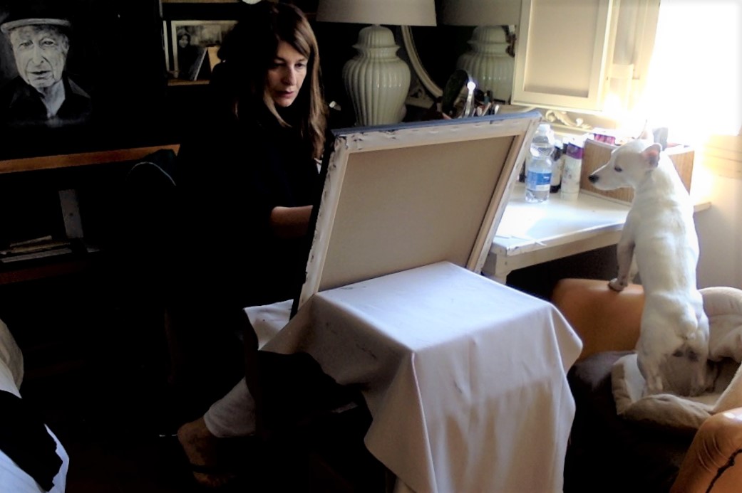 Tratti, Paola Greco sperimenta la pittura all’Open di Catania