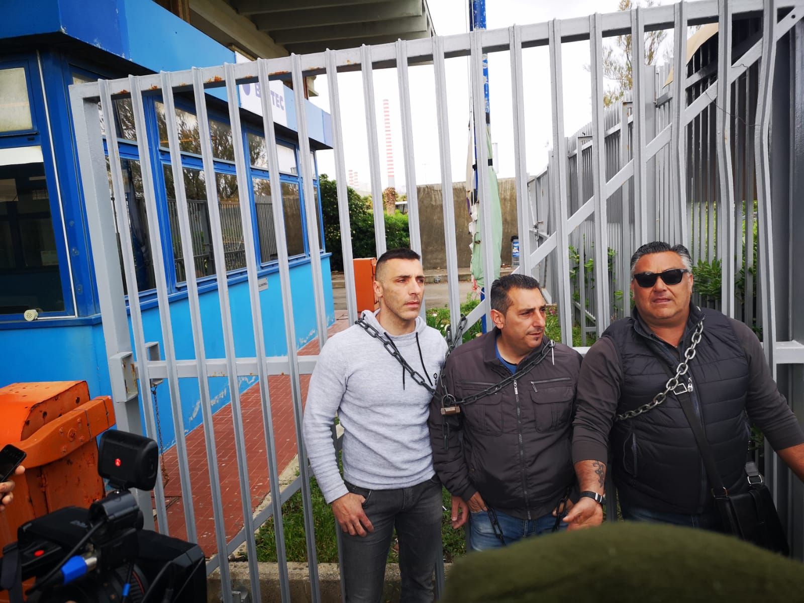 Blutec: operai si incatenano a Termini Imerese, Fim “Intervenga Di Maio”