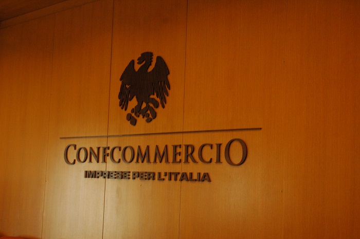 Confcommercio: Outlook Italia, cresce incertezza nel Paese