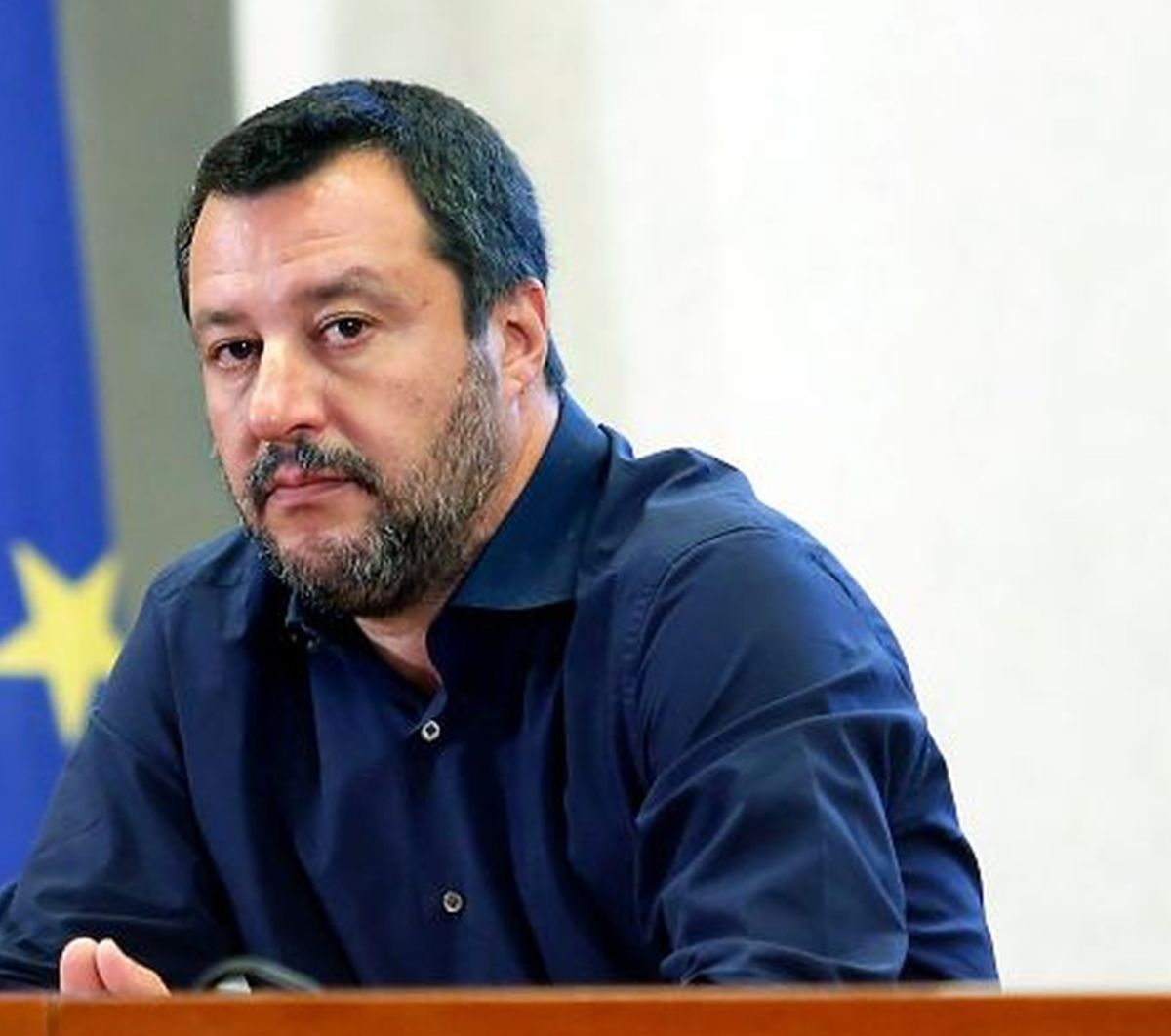 Salvini: “Le navi pirata non devono più nuocere”