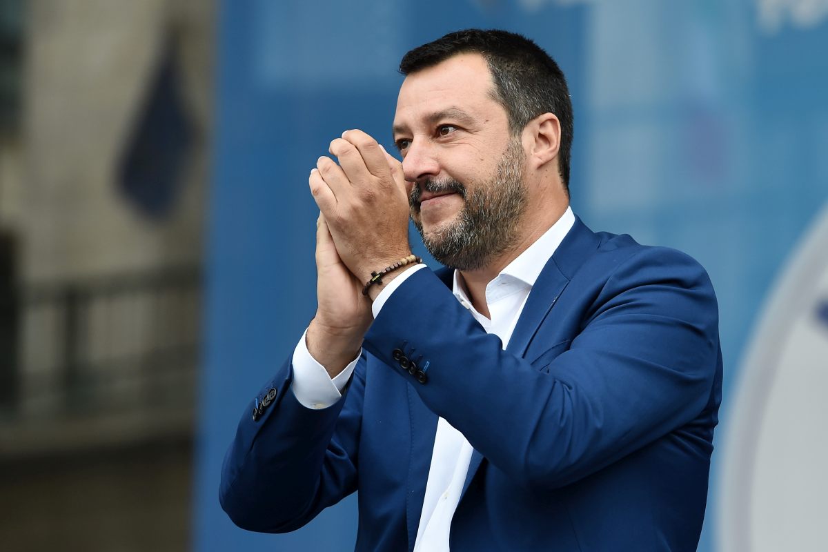 Dl Sicurezza bis, Salvini: “Rinvio sarebbe a favore dei camorristi”