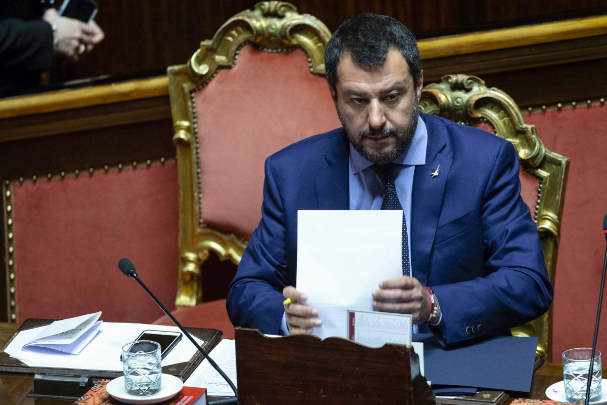 UE Salvini: “Meno tasse e più lavoro, vedremo chi ha testa più dura”