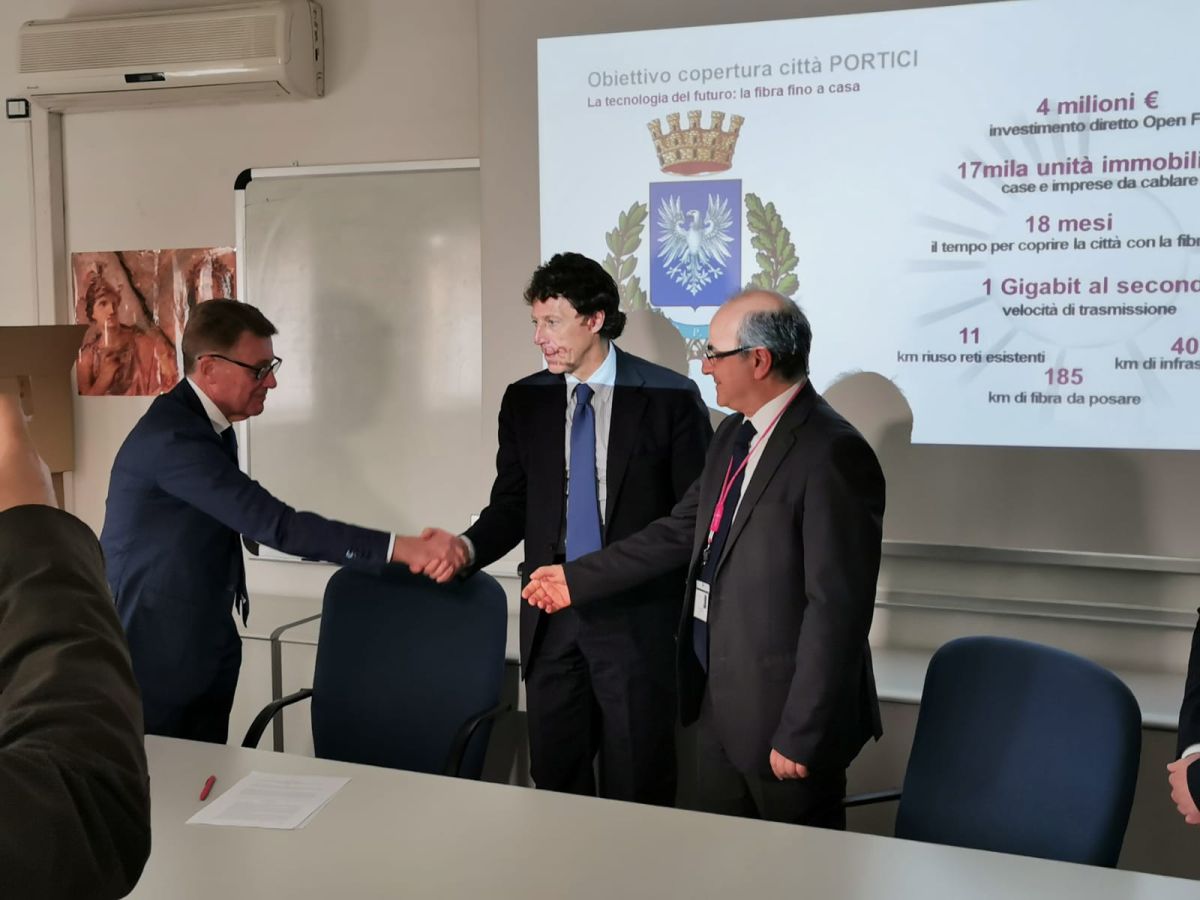 Fibra ottica in arrivo a Portici, investimento di 4 Mln