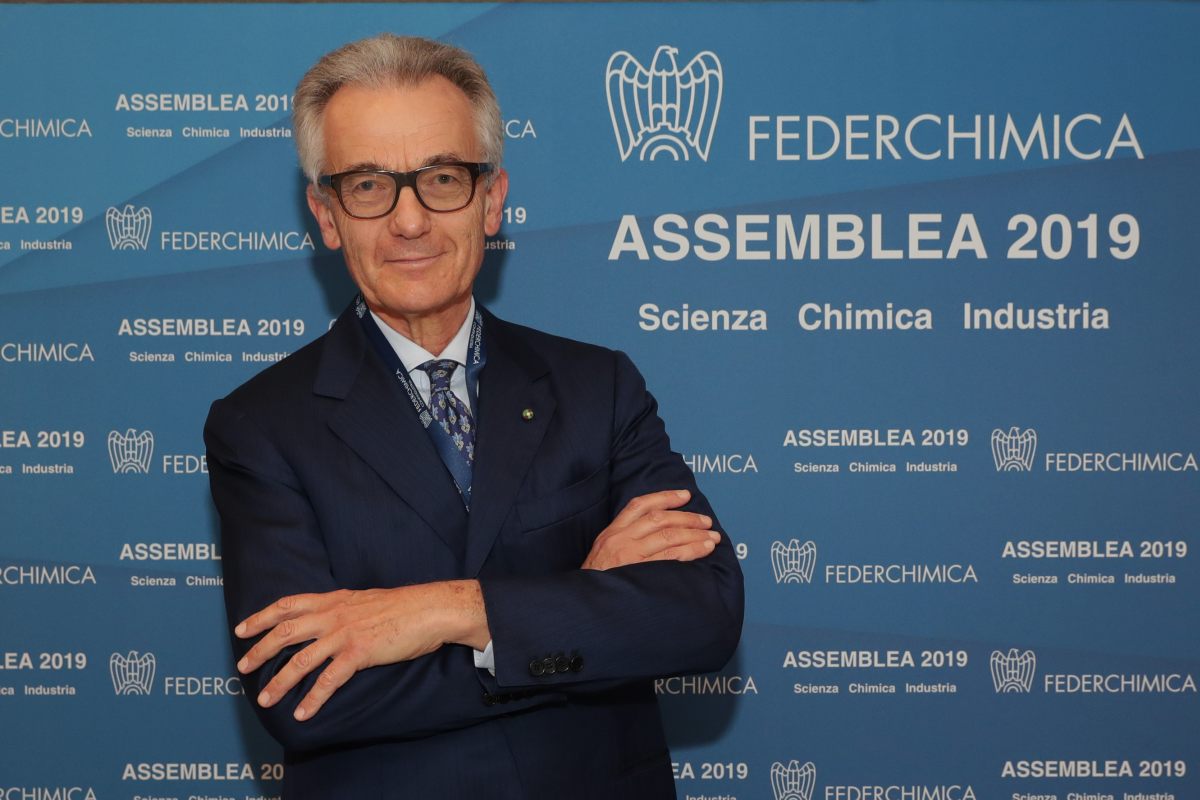Federchimica: “Tornare a crescere è imperativo”