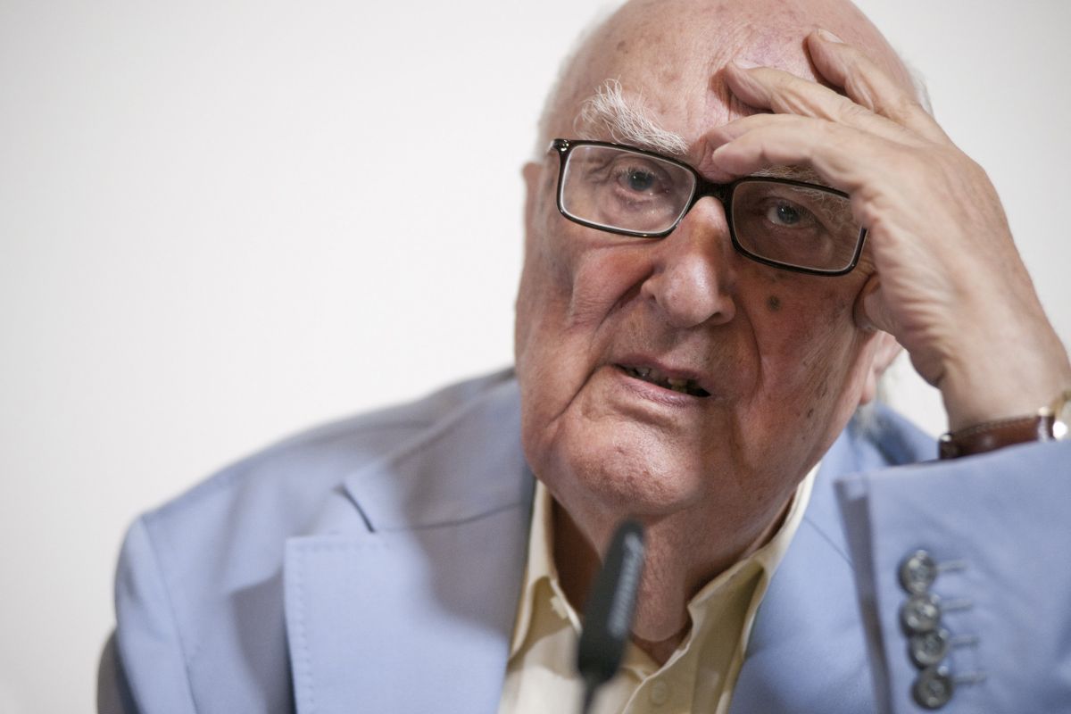 Le condizioni di Camilleri sono ancora stazionarie ma critiche