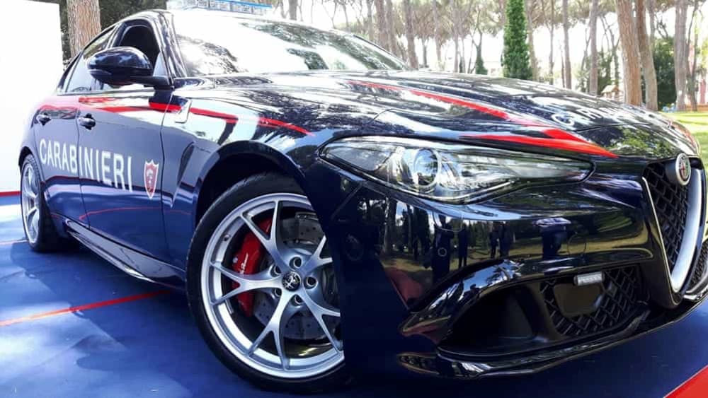 Massacra di botte la madre, donna in fin di vita a Roma