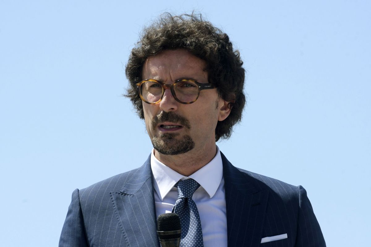 Toninelli “Revoca totale della concessione ad autostrade”