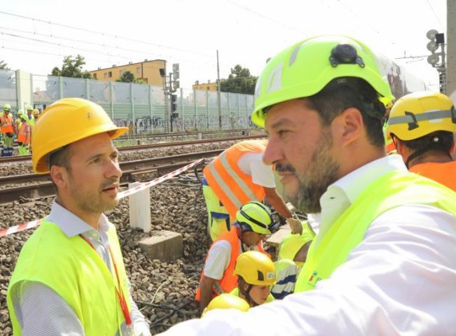 Salvini attacca Toninelli: “Blocca infrastrutture e licenzia Pro-TAV”