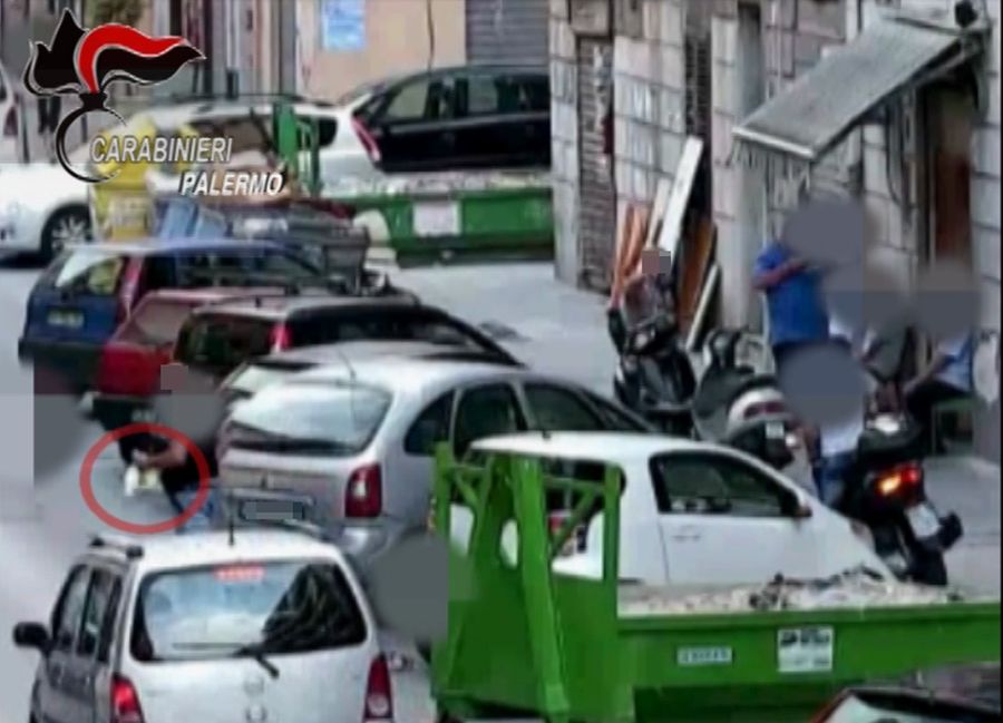 Asse della droga tra Palermo e Napoli: 12 arresti