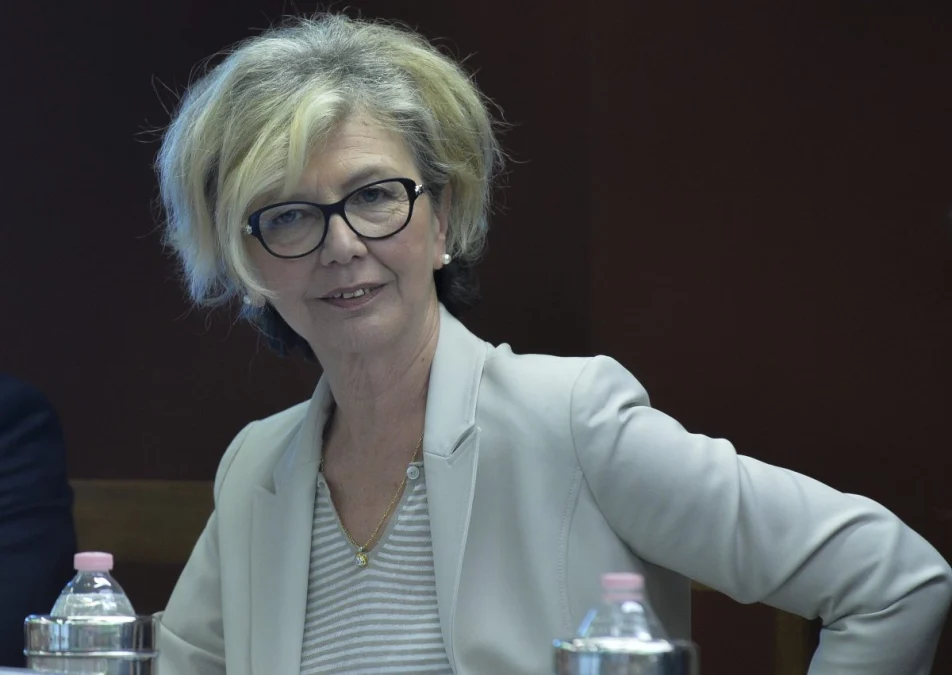 Allarme Confesercenti: “Si conferma la stagnazione, basta incertezza”