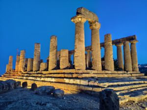 Alba teatralizzata alla Valle dei Templi