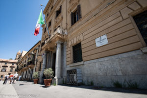 Sfondavano vetrine del centro a Palermo