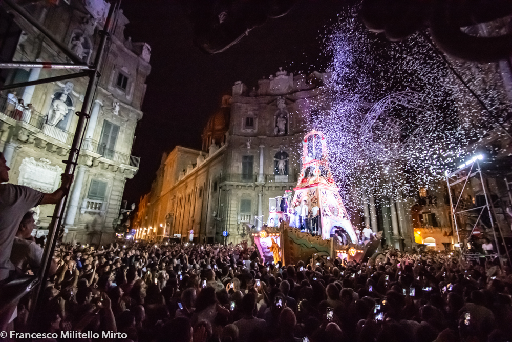 Tutti i volti della Santuzza, un reportage dal cuore del Festino