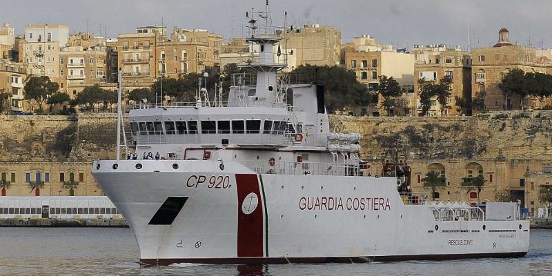 Nave Gregoretti ad Augusta con 130 migranti a bordo, nessuno sbarco