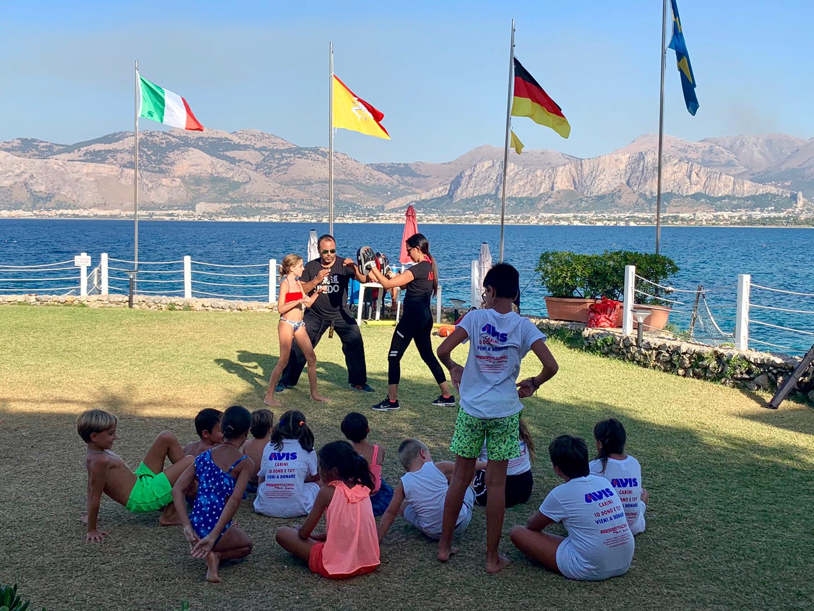 Residence Marinalonga, Aikido per i bimbi dell’Onlus Crescere Insieme