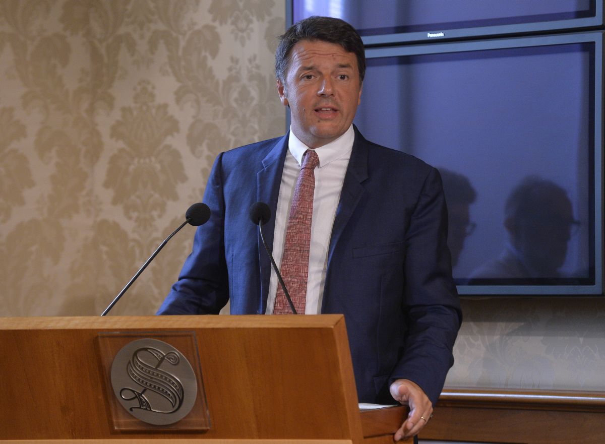 Renzi: “Folle votare a ottobre, serve un governo istituzionale”