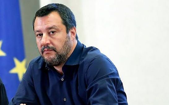 Sbarcati i minori dalla Open Arms, Salvini: “Almeno 8 maggiorenni”