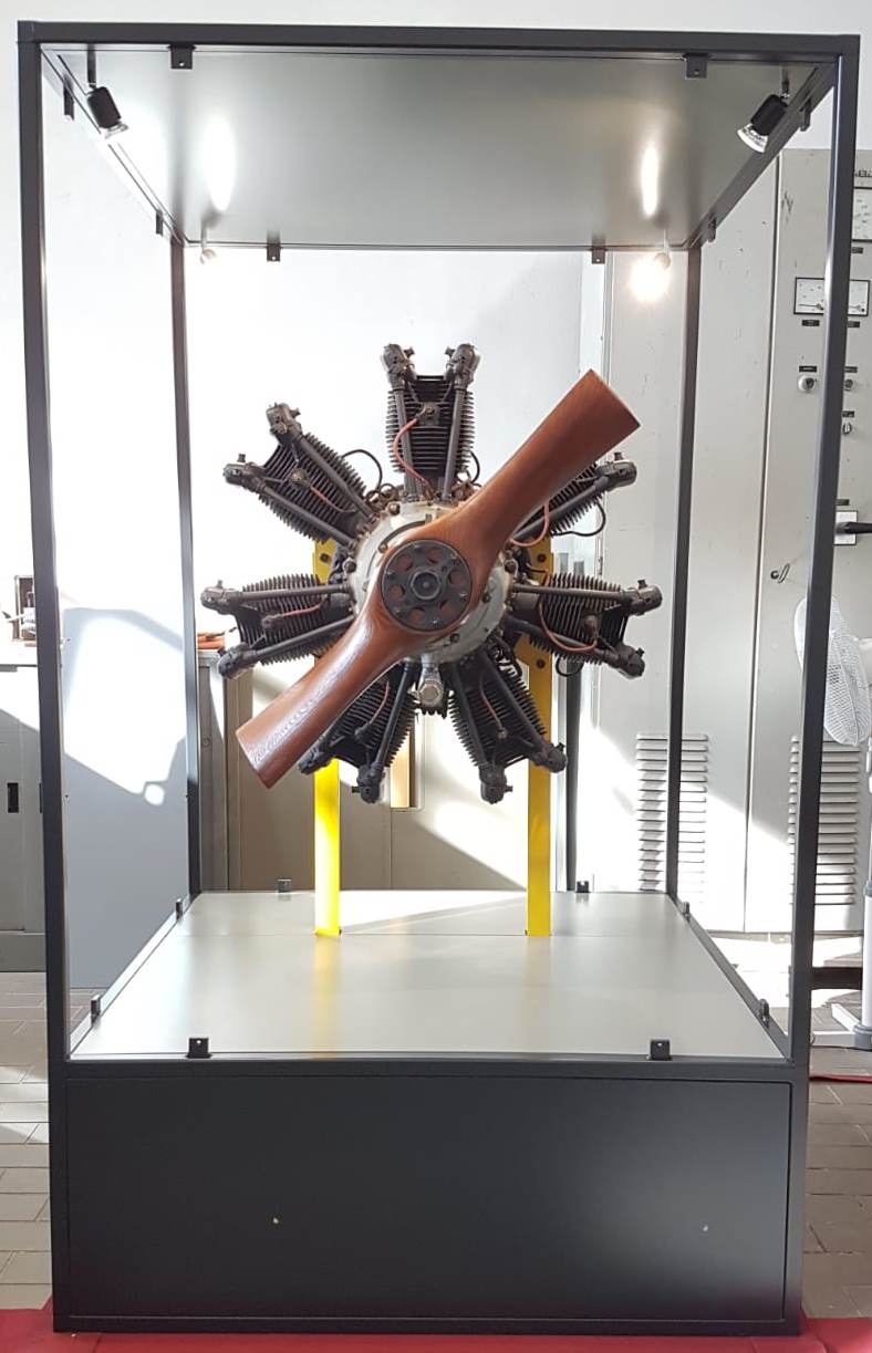 Motore aeronautico FIAT A-50, esposizione all’aeroporto di Palermo