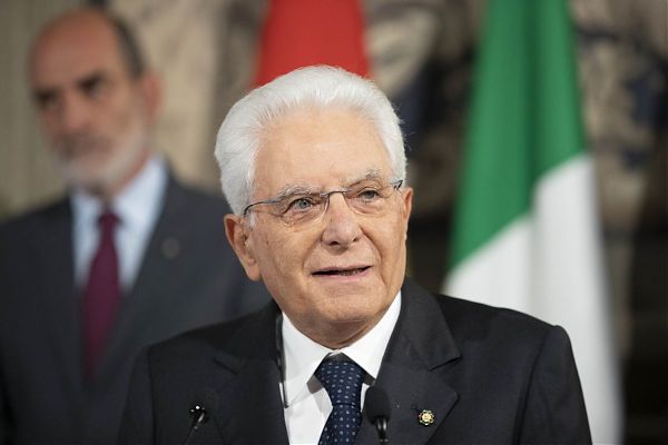 Mattarella: “Necessario riesame patto stabilità”