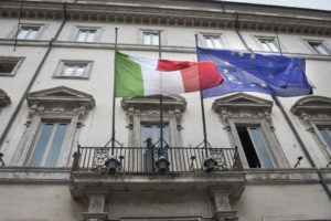 ROMA (ITALPRESS) - Cambiano gli attori al Governo ma il dibattito sull'autonomia continua a tenere...