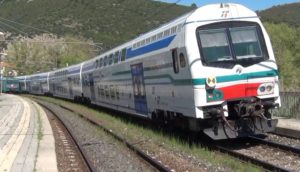 PESCARA (ITALPRESS) - E' stata riattivata alle 15.55 la circolazione ferroviaria nella stazione di...