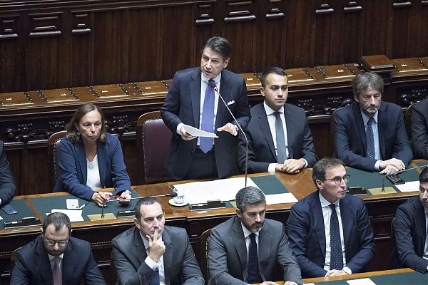 Tensione Conte-Lega alla Camera, il Premier “Costituzione vale ancora”