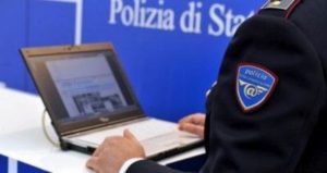 ROMA (ITALPRESS) - Affittava case vacanze e vendeva pacchetti vacanza inesistenti. E' quanto hanno...