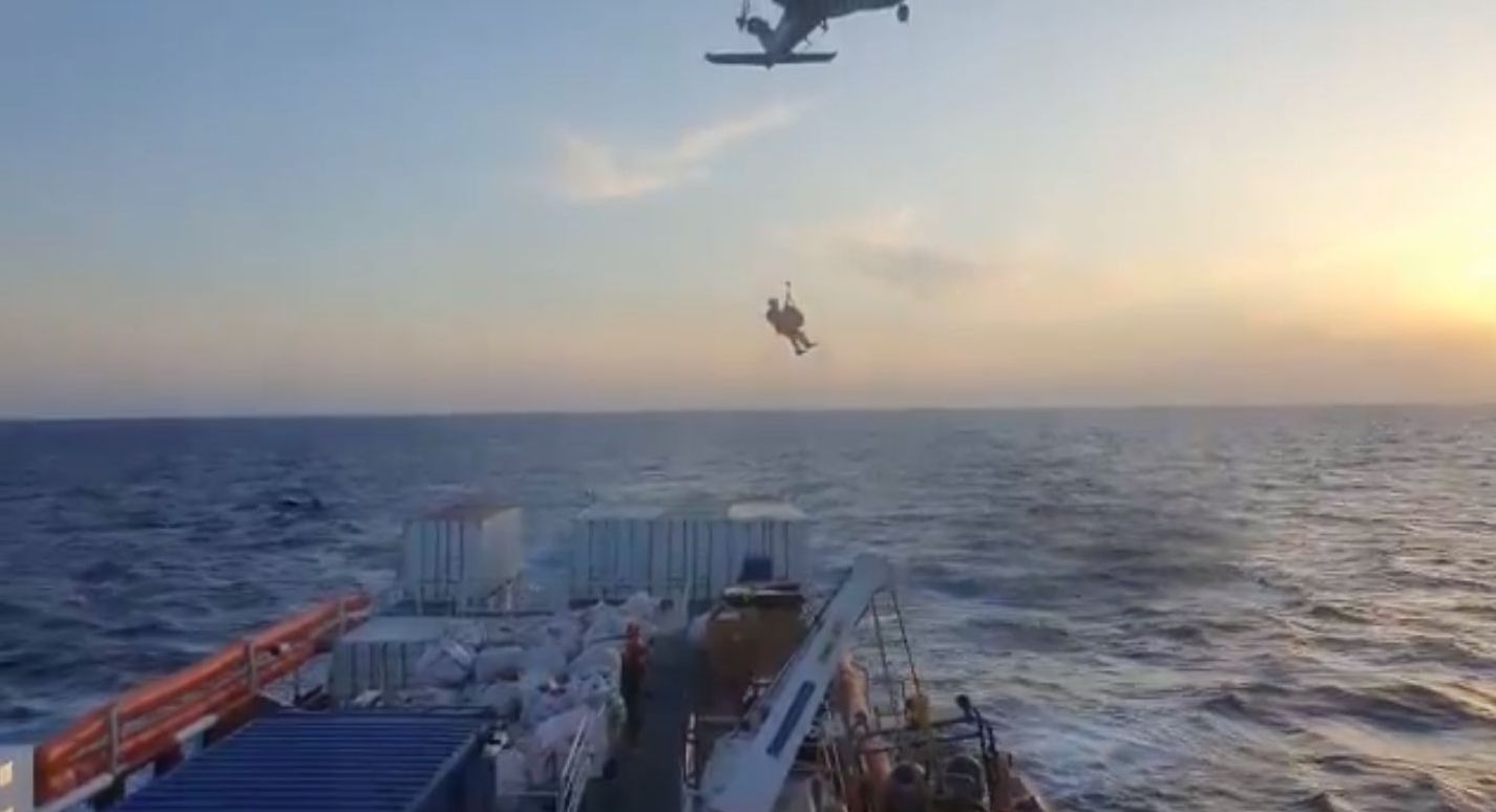 Migranti, donna incinta evacuata da nave Ocean Viking