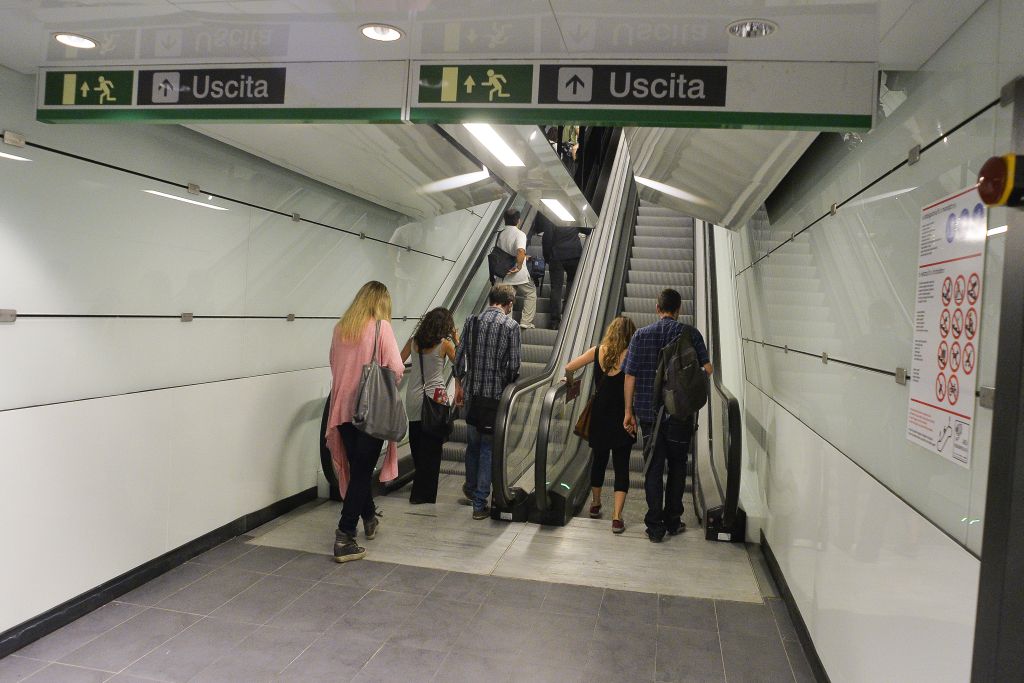 Guasti e incidenti scale mobili metro di Roma, 4 misure cautelari
