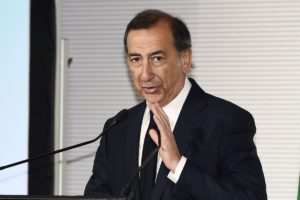 MILANO (ITALPRESS) - "A quanto capisco, ci sono due ipotesi sul tavolo: uno stadio a San Siro o uno...