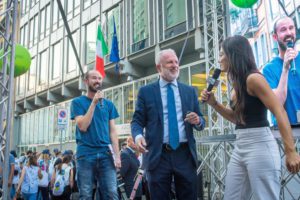 MILANO (ITALPRESS) - In 1000 si sono dati appuntamento a Milano ai nastri di partenza di Stravinci!...