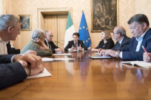 ROMA (ITALPRESS) - Inizia in discesa il confronto tra governo e parti sociali in vista della manovra...