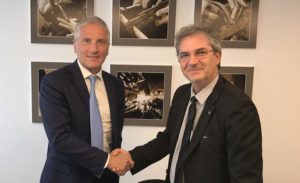 VERONA (ITALPRESS) - Intesa Sanpaolo e Confartigianato Imprese Verona hanno sottoscritto un accordo...