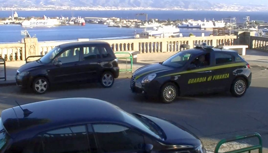 Mille lavoratori irregolari scoperti a Napoli in nove mesi