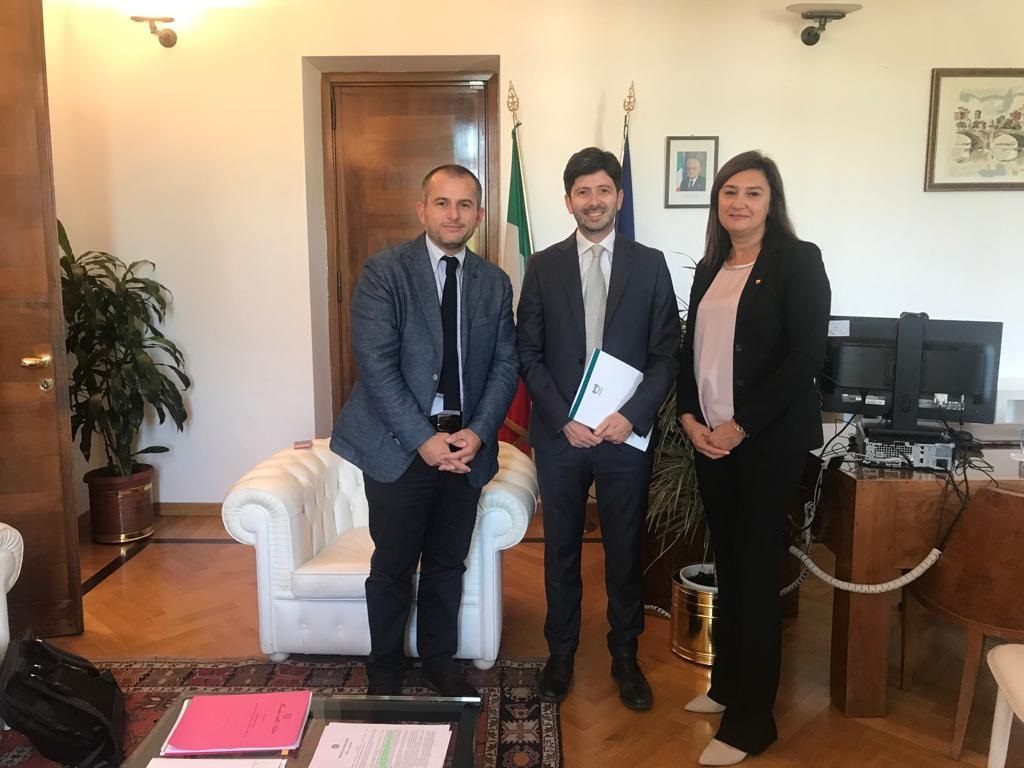 Gli infermieri al ministro Speranza: “Attuare il patto per la salute”